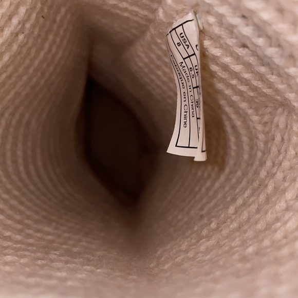 RARE Vintage UGG Cardy Fringe Cream Boots with Buttons - Picture 8 of 8